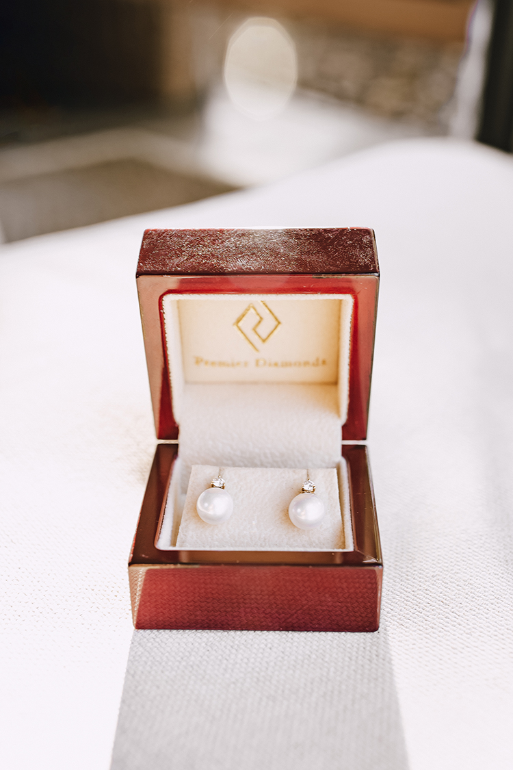 classic pearl diamond wedding earrings